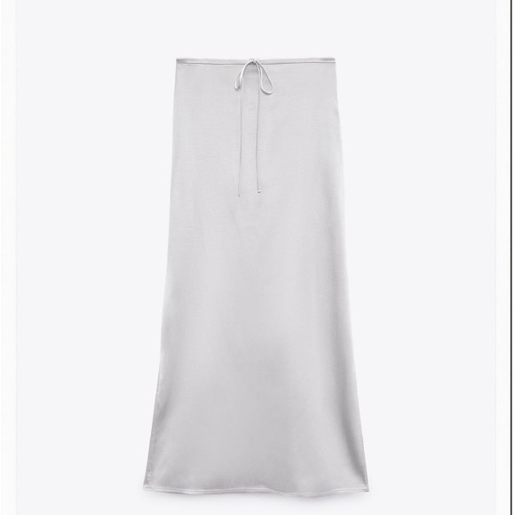 Zara Sunning Silver Co-ord & Matching Set of midi length skirt & crop top🔥🔥 - Picture 3 of 9